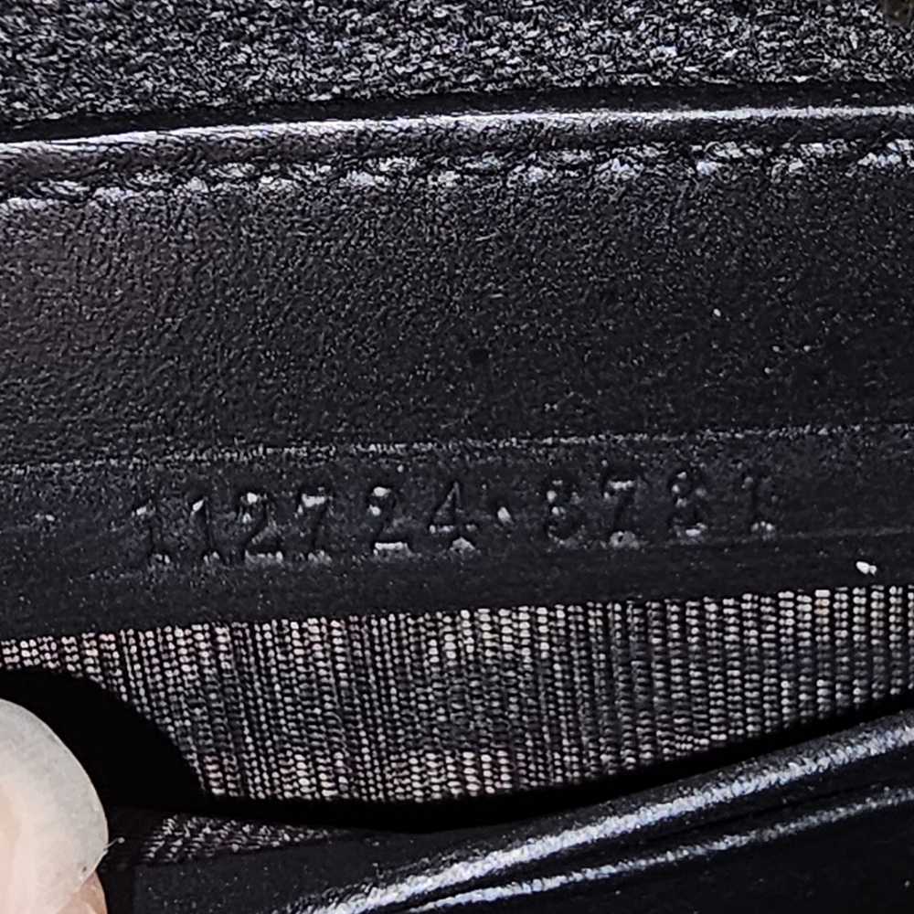 Gucci Guccisima Black Embossed Monogram Ziparound Leather Wallet AUTHENT… - Picture 11 of 12